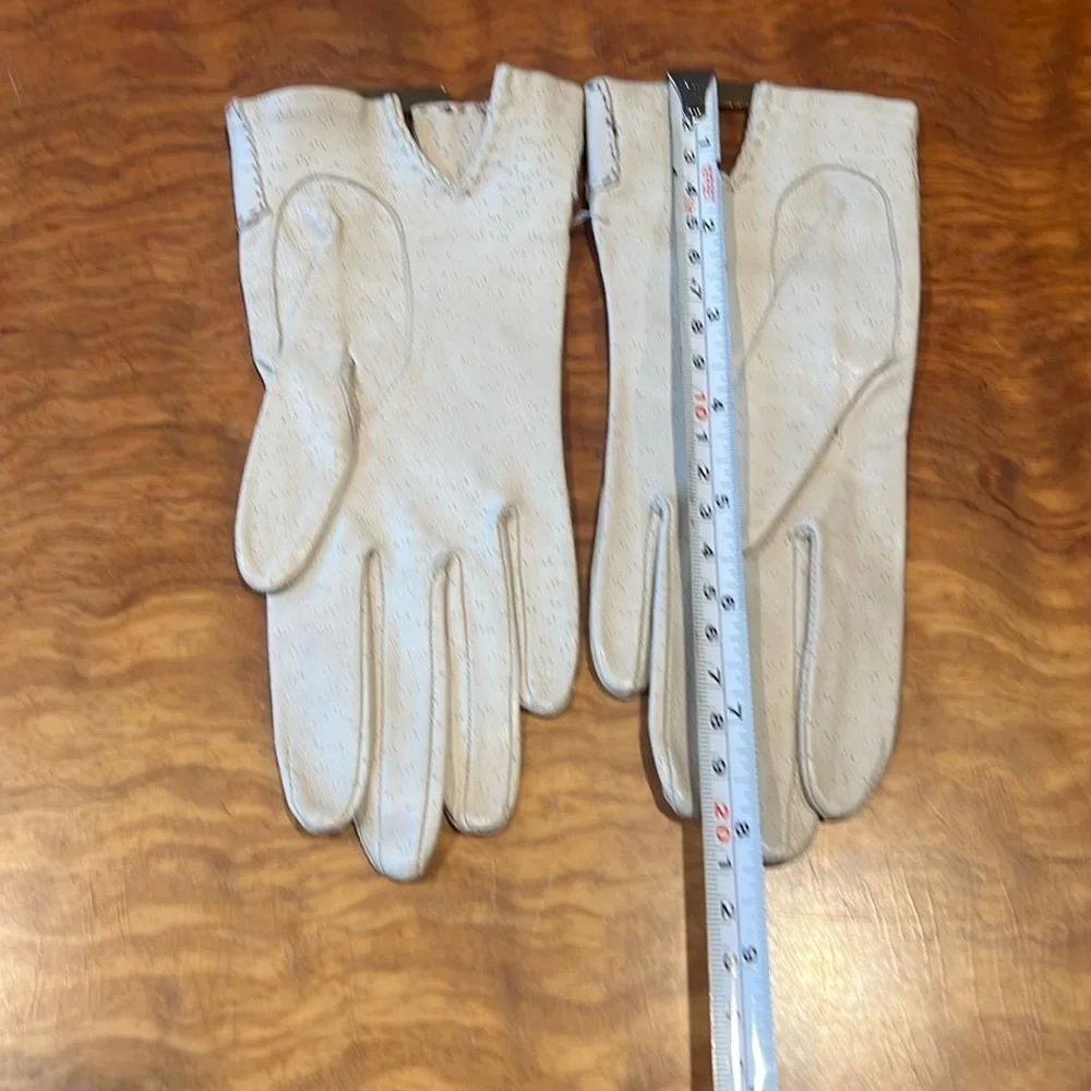 Van Raalte Sz 6.5 Vintage 8”Taupe Leather Lazer Goldtone Hardware Driver Gloves